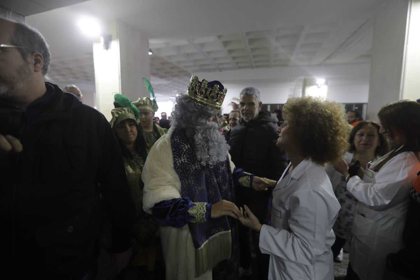 Los Reyes Magos visitan el Hospital Puerta del Mar