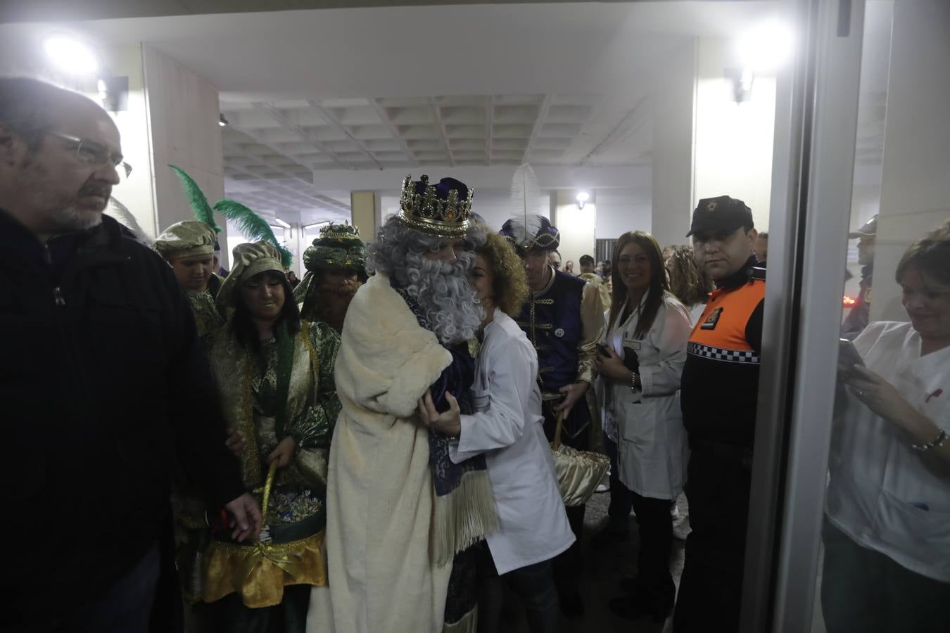 Los Reyes Magos visitan el Hospital Puerta del Mar