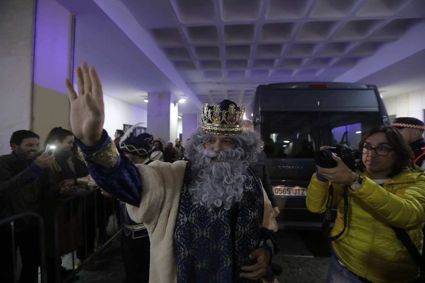 Los Reyes Magos visitan el Hospital Puerta del Mar