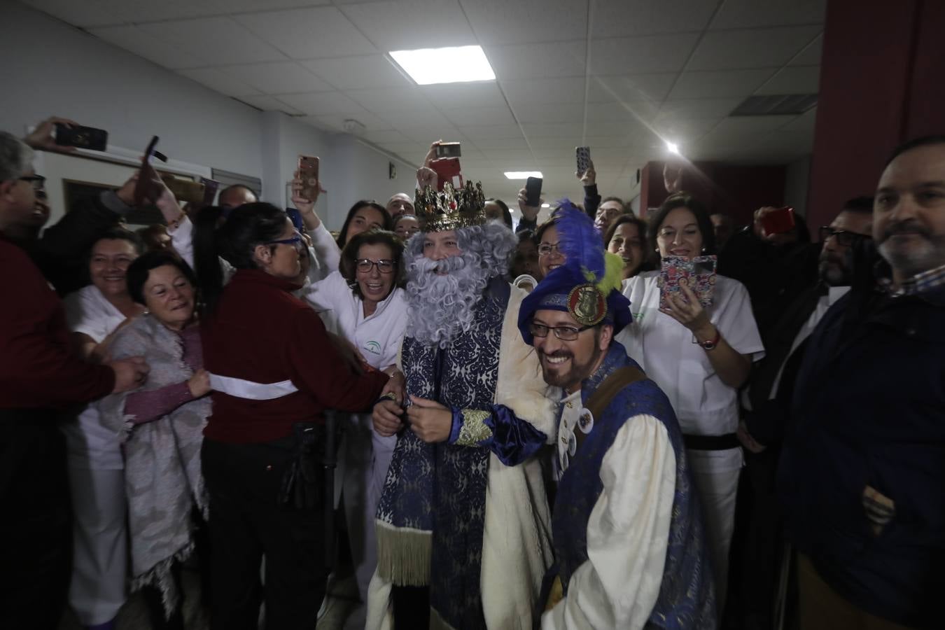 Los Reyes Magos visitan el Hospital Puerta del Mar