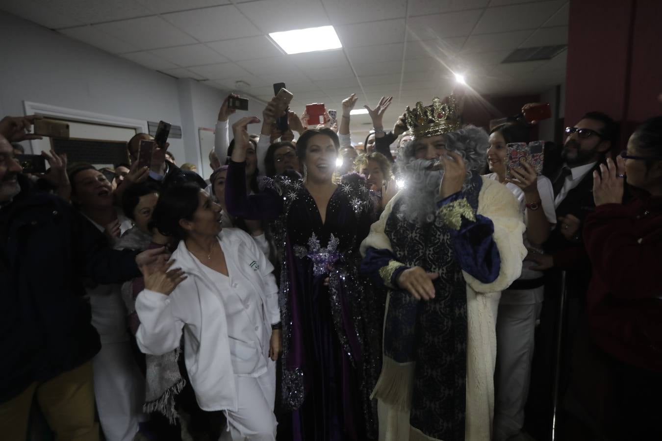 Los Reyes Magos visitan el Hospital Puerta del Mar