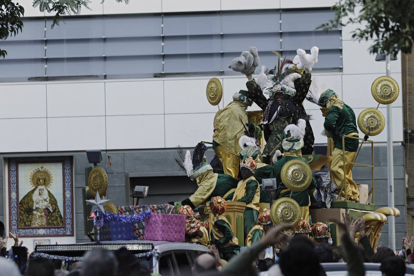 En imágenes, la cabalgata de Reyes Magos de Triana