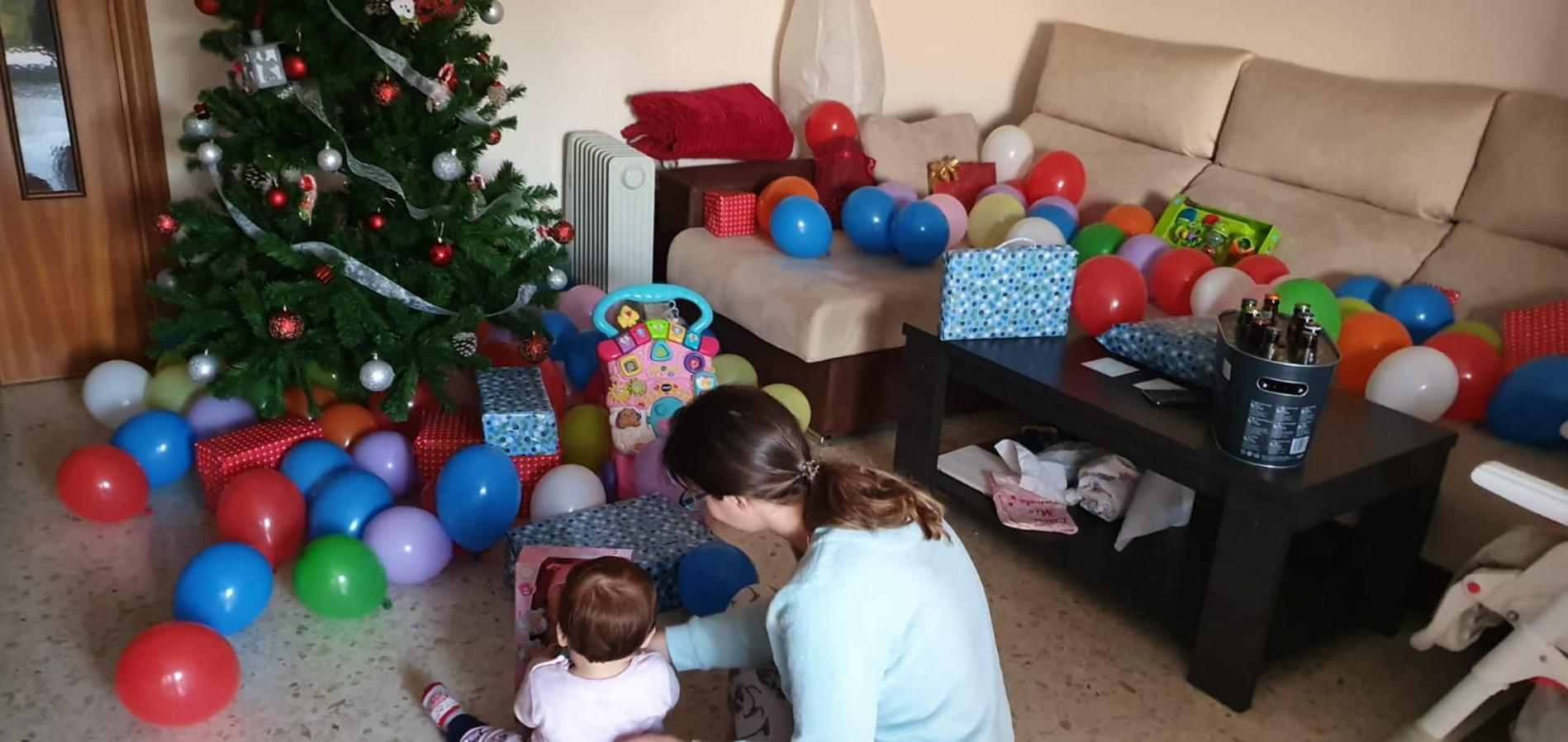 Los Reyes Magos llenan de regalos las casas gaditanas