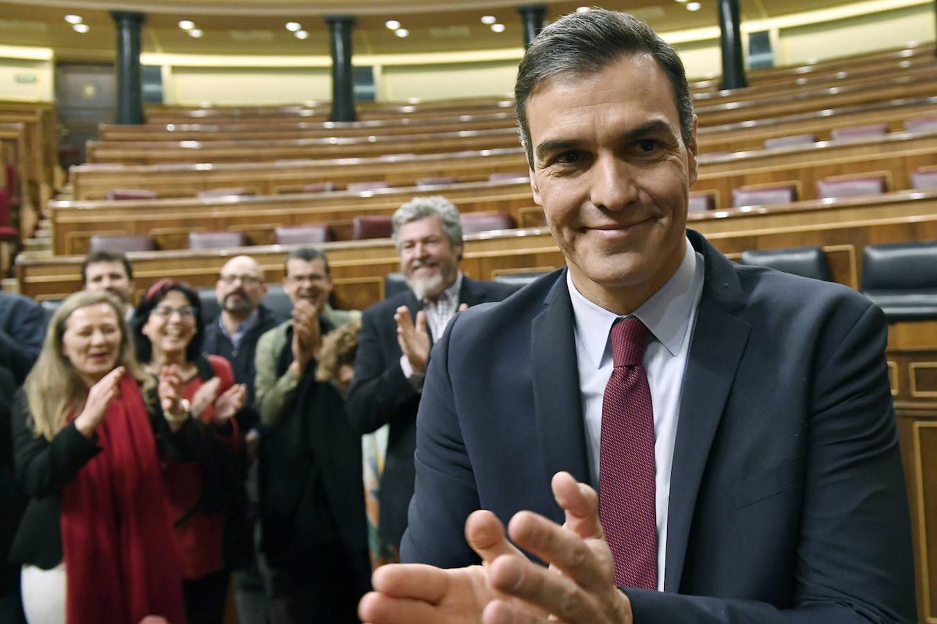 La imágenes más curiosas del debate de investidura de Pedro Sánchez