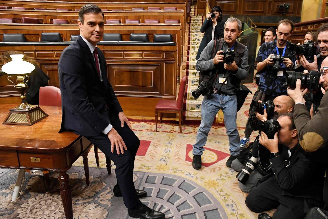 La imágenes más curiosas del debate de investidura de Pedro Sánchez