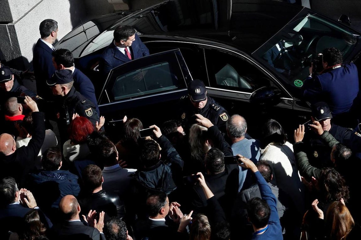 La imágenes más curiosas del debate de investidura de Pedro Sánchez