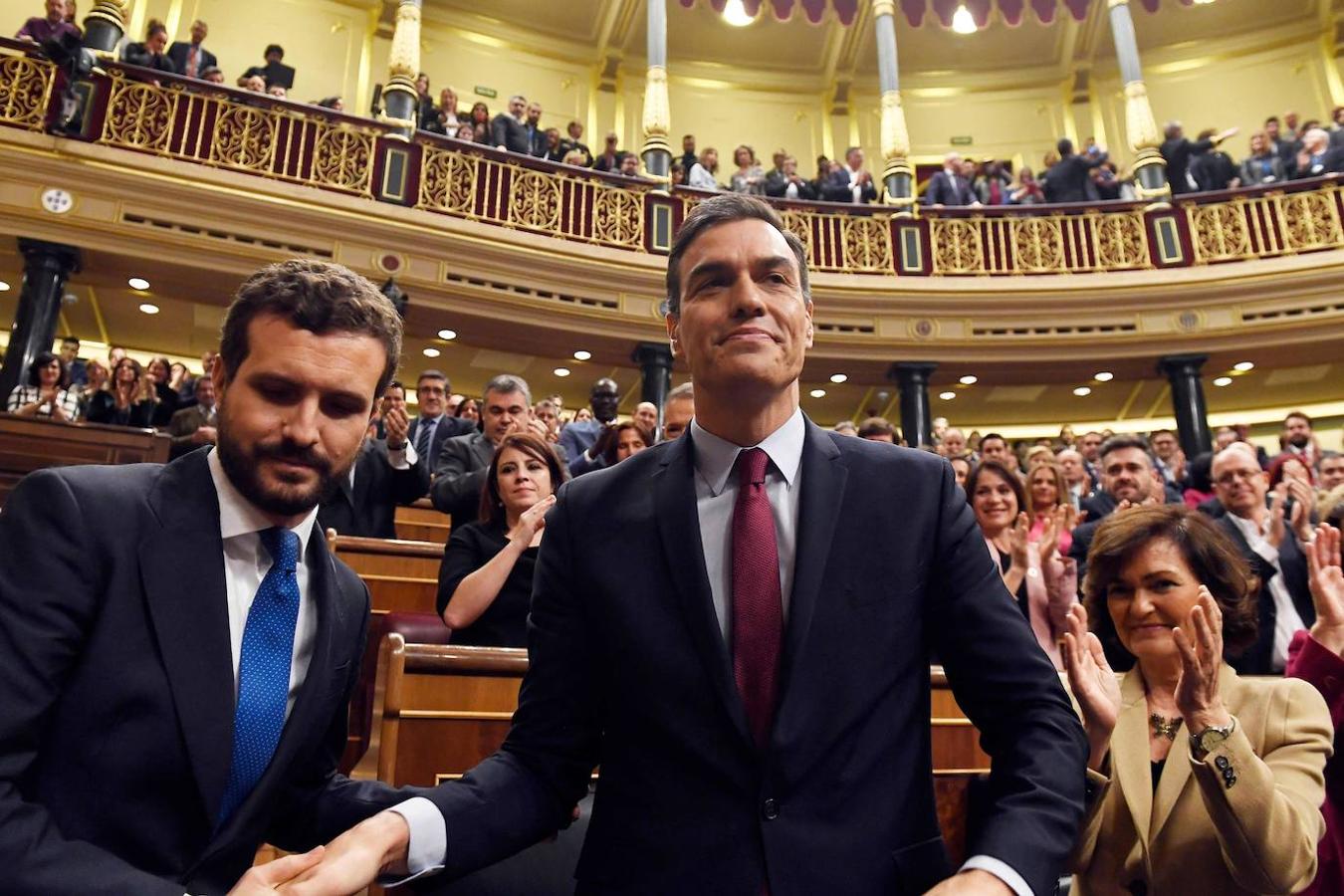 La imágenes más curiosas del debate de investidura de Pedro Sánchez