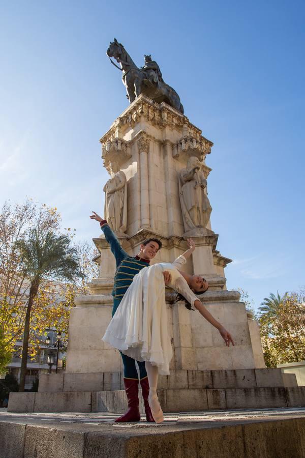 «El Cascanueces» sale a las calles de Sevilla