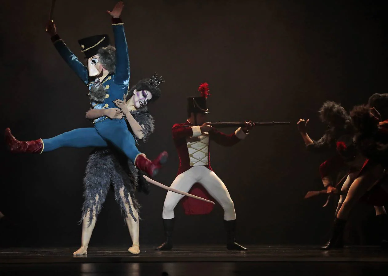 «El Cascanueces» de la Compañía Nacional de Danza, en imágenes