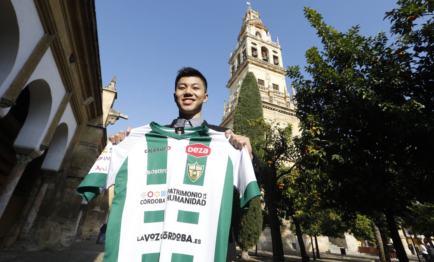 La presentación del japonés Shimizu del Córdoba Patrimonio, en imágenes