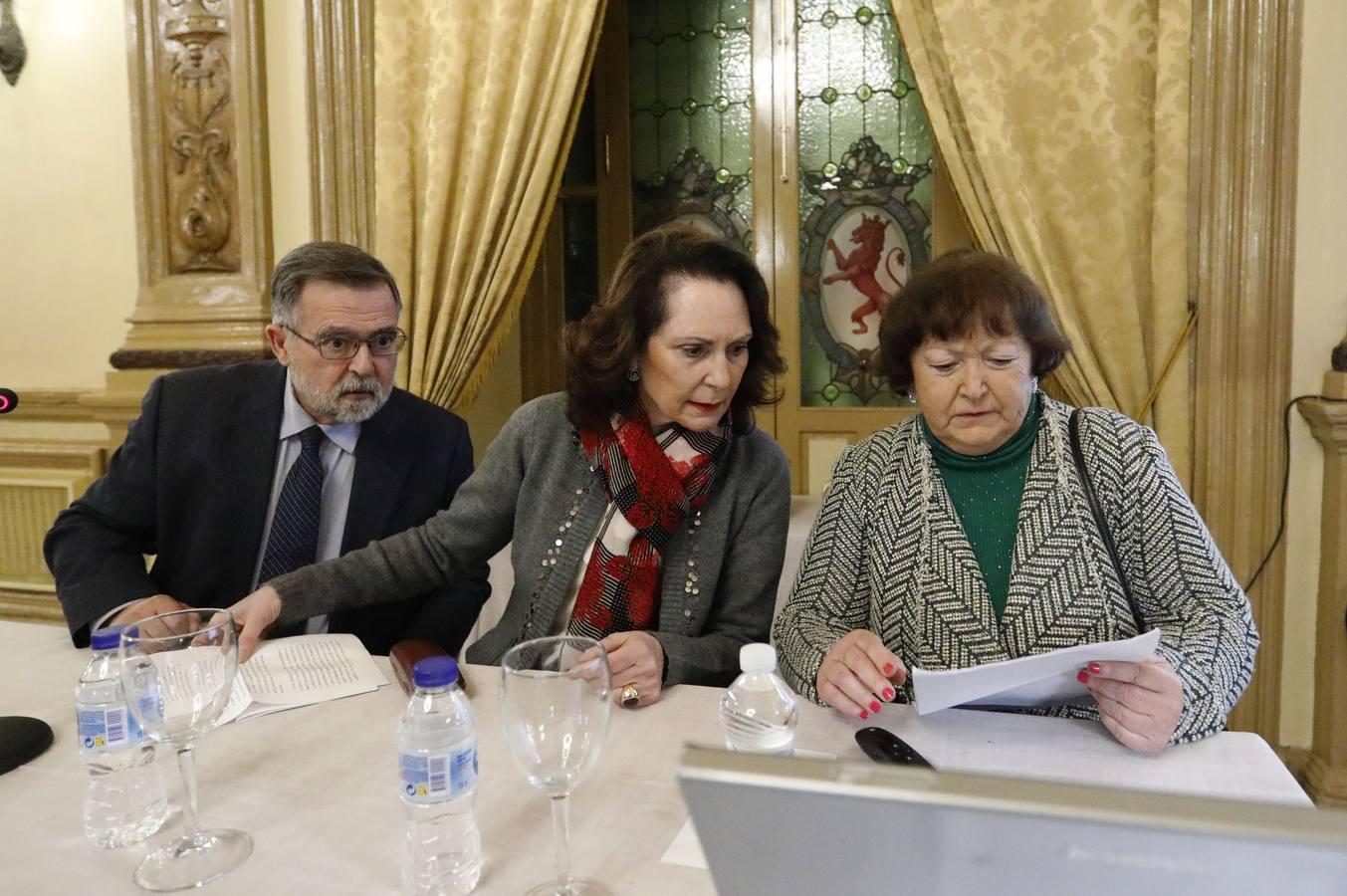 La conferencia de María Jesús Viguera en El Templo de Córdoba, en imágenes