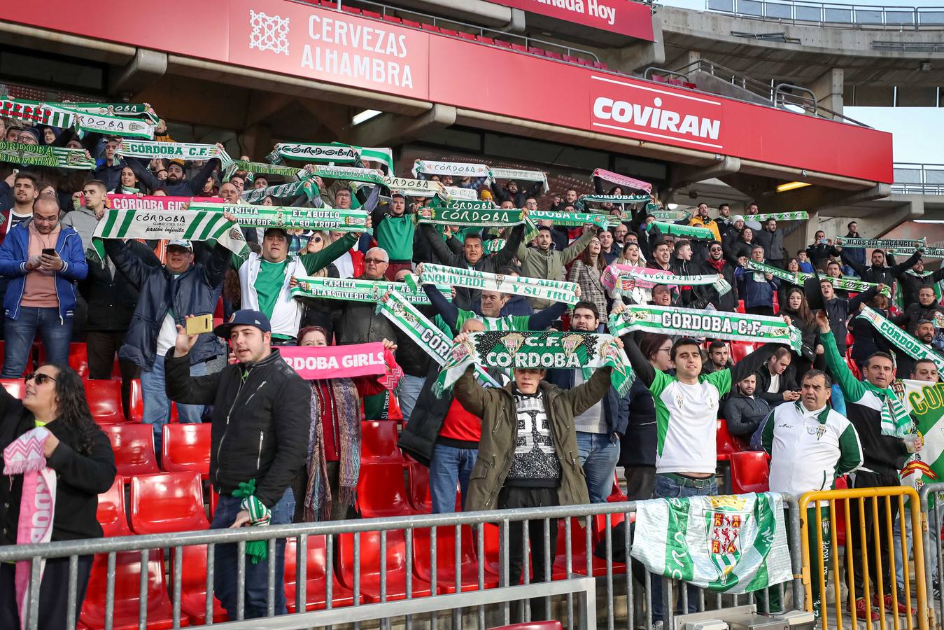 Las mejores imágenes del Recreativo Granada-Córdoba CF