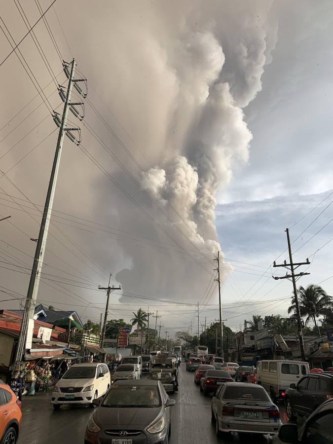 También se han registrado movimientos de lava. 