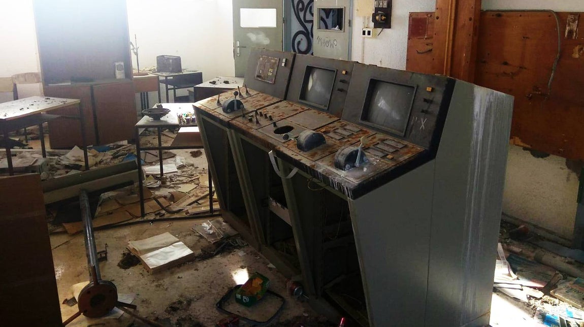 FOTOS: Lamentable estado de la antigua Escuela de Náutica de Cádiz, antaño un símbolo de la ciudad