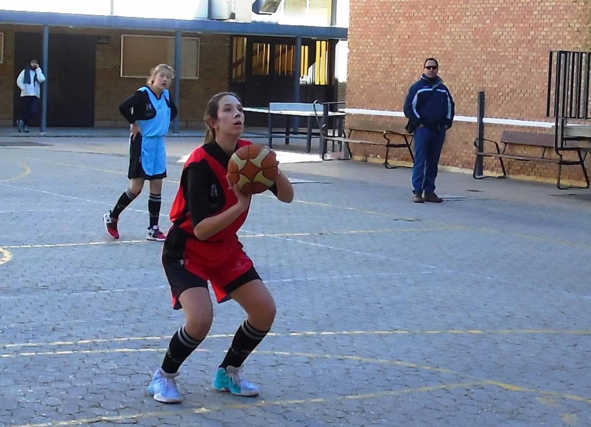 Las mejores imágenes de la sexta jornada de baloncesto de los Juegos Deportivos de ECM