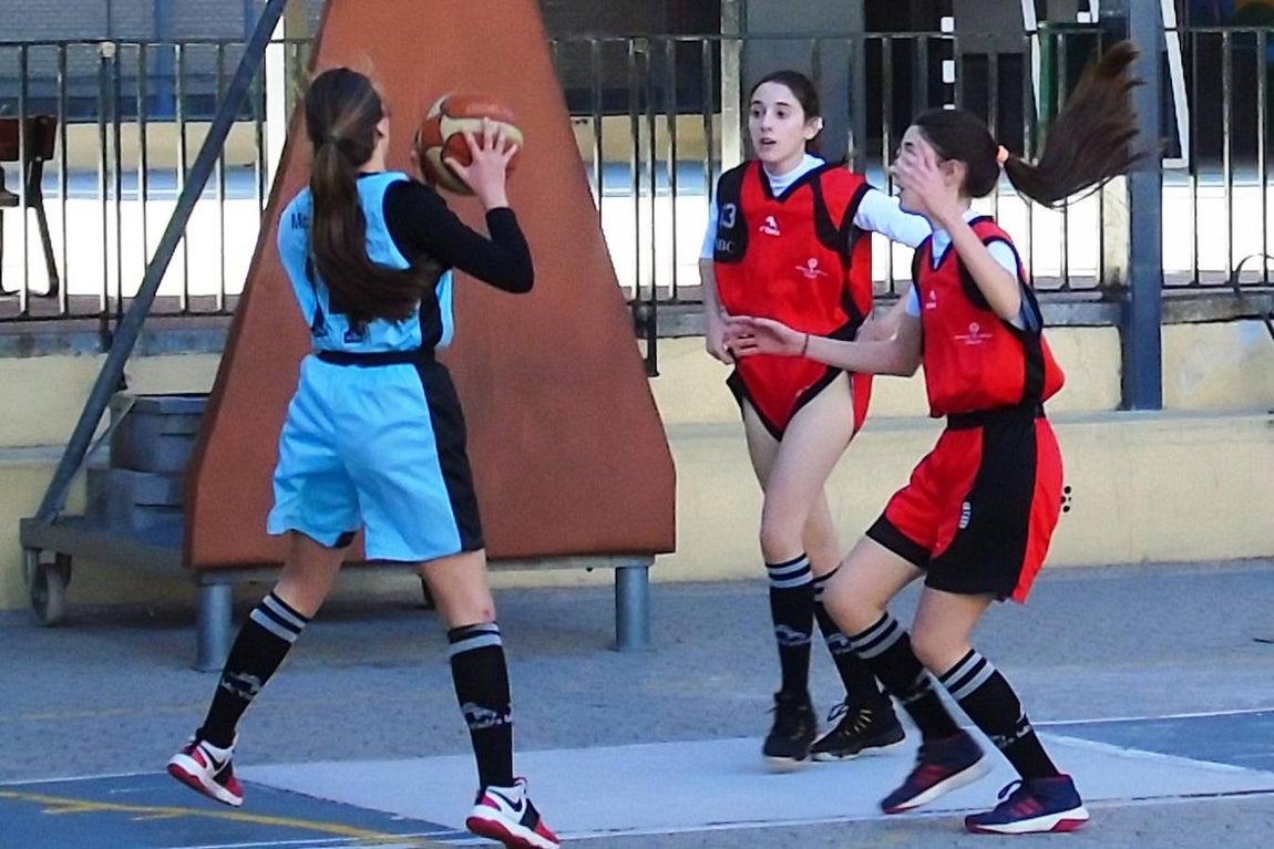 Las mejores imágenes de la sexta jornada de baloncesto de los Juegos Deportivos de ECM