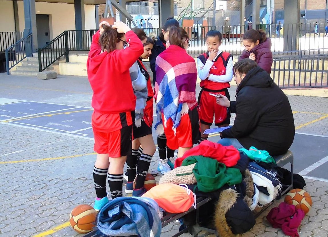 Las mejores imágenes de la sexta jornada de baloncesto de los Juegos Deportivos de ECM