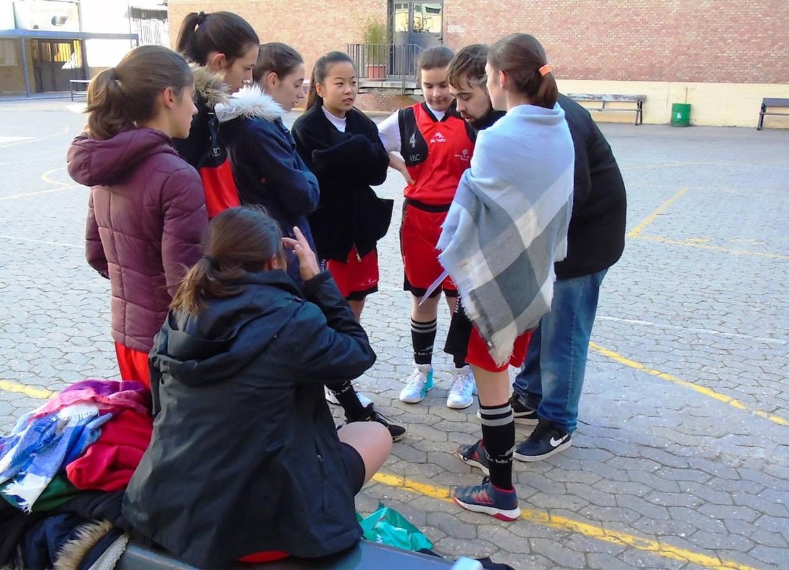 Las mejores imágenes de la sexta jornada de baloncesto de los Juegos Deportivos de ECM