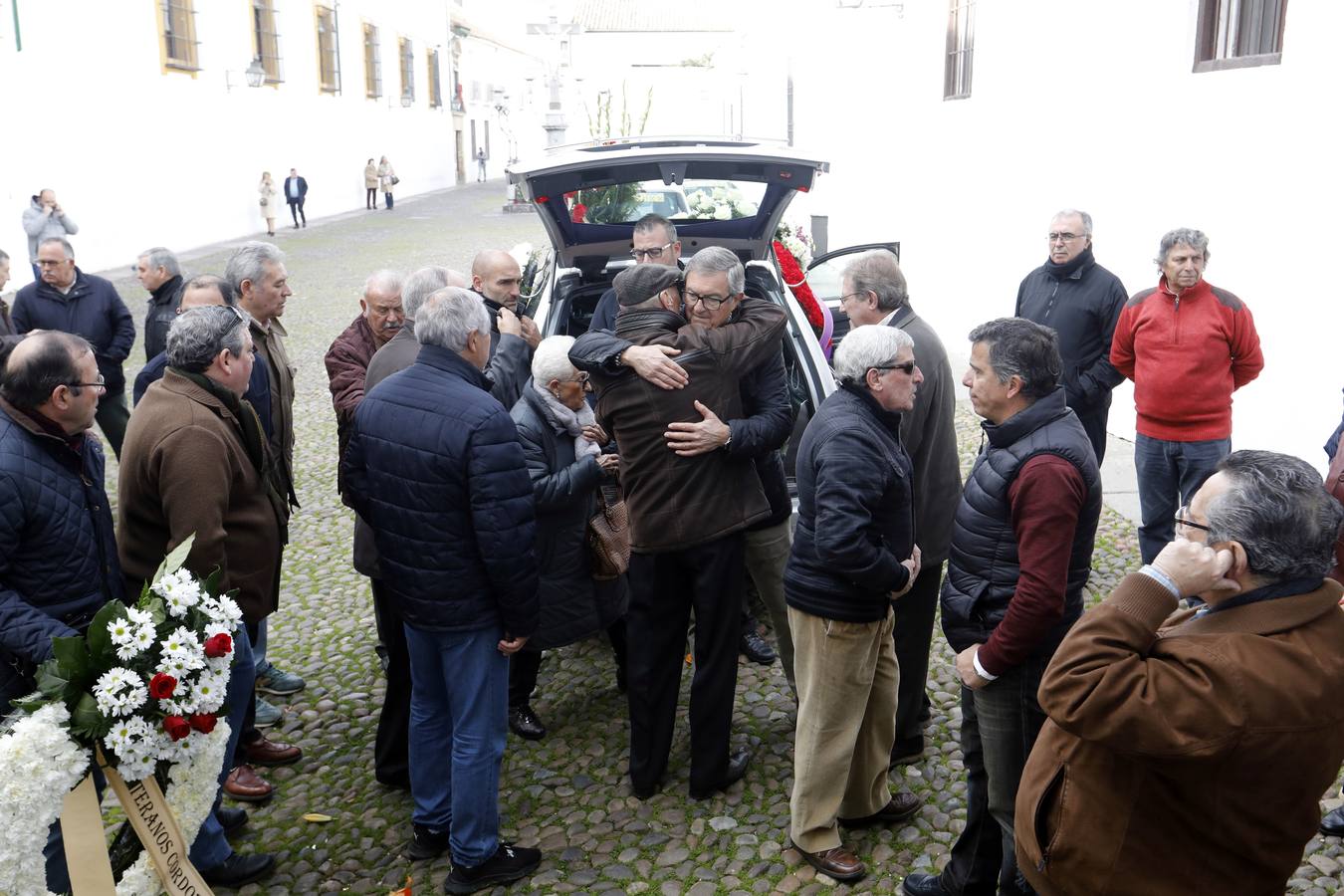 La Misa por el descanso de José Luis Navarro, en imágenes