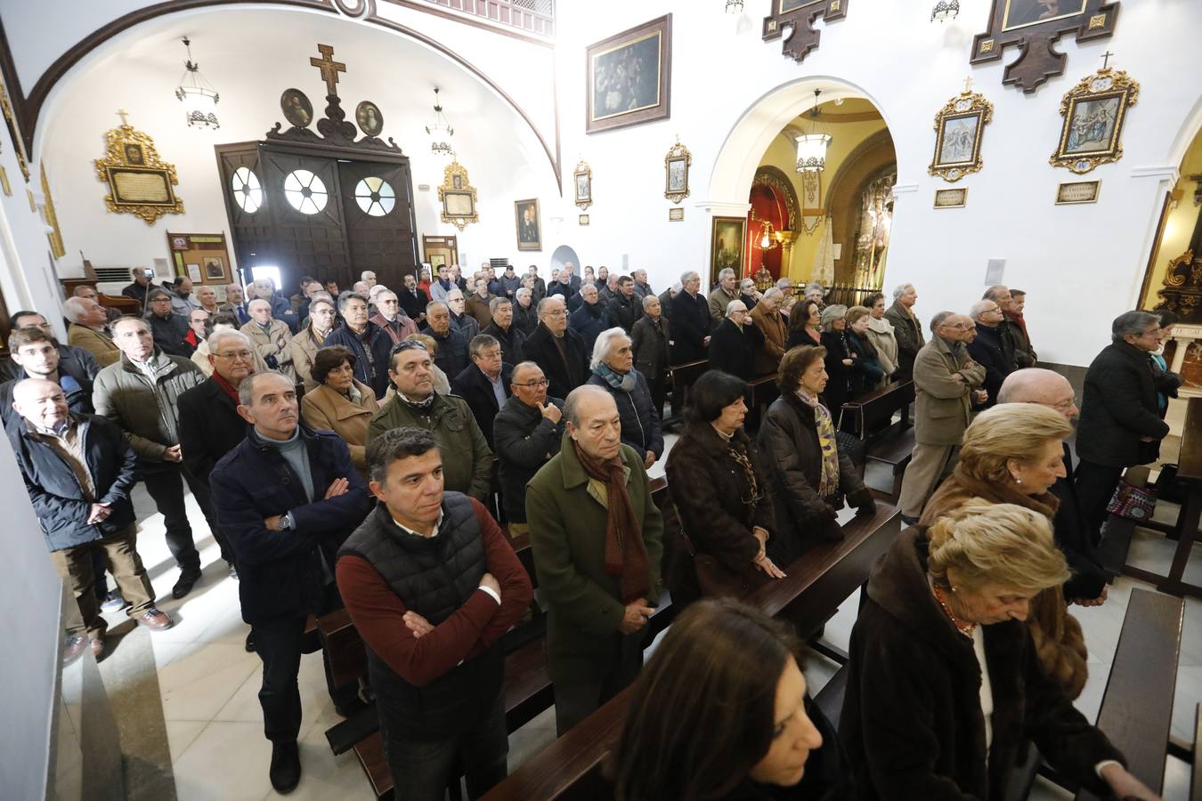 La Misa por el descanso de José Luis Navarro, en imágenes