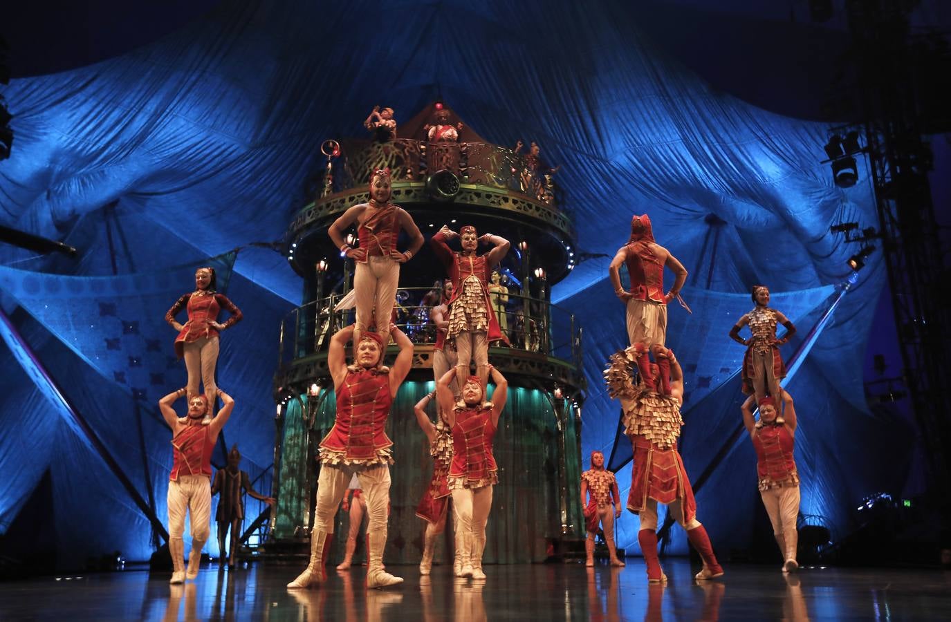 En imágenes, «Kooza», el espectáculo del Circo del Sol en Sevilla