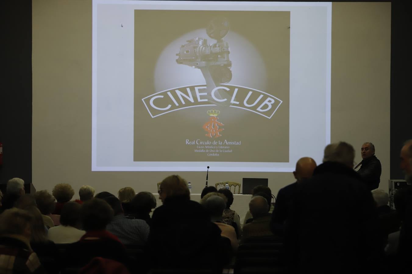 El arranque del Cine Club del Real Círculo de la Amistad de Córdoba, en imágenes