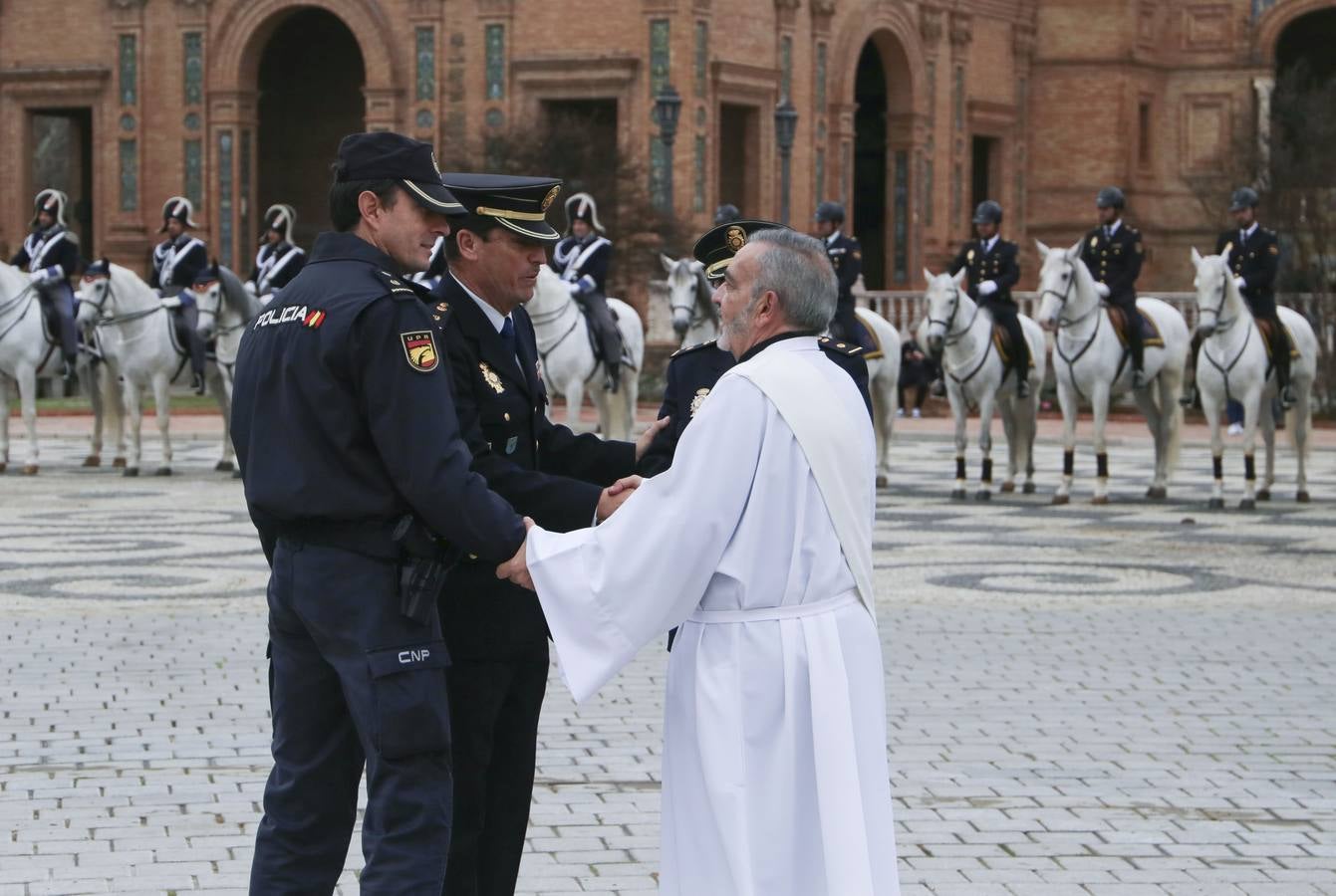 En imágenes, la bendición de San Antón para los caballos de la Policía Nacional