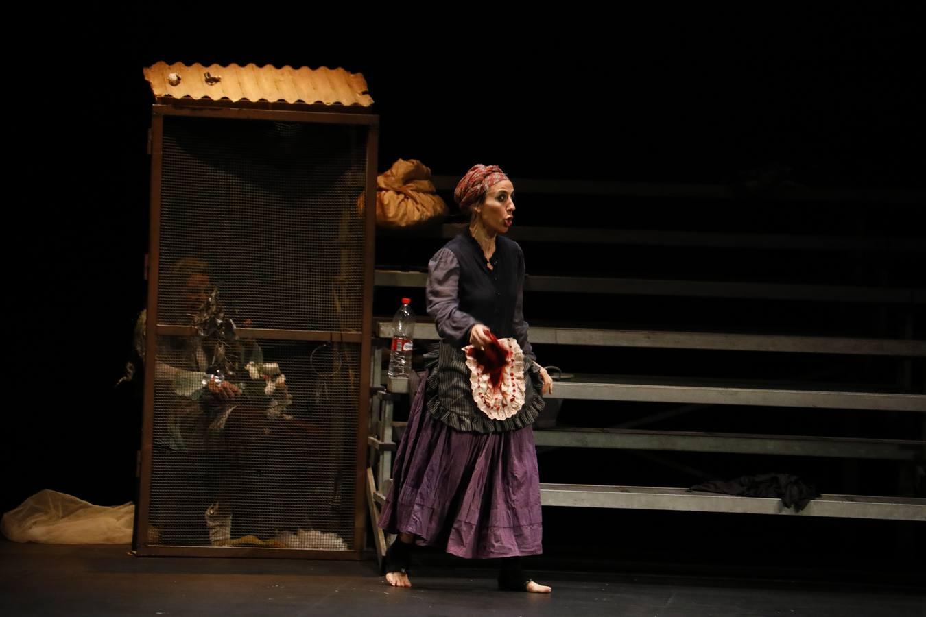 La versión del Vacie de «La casa de Bernarda Alba» en Córdoba, en imágenes