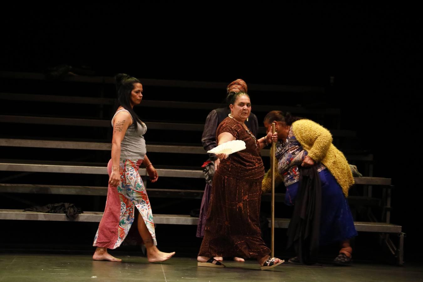 La versión del Vacie de «La casa de Bernarda Alba» en Córdoba, en imágenes