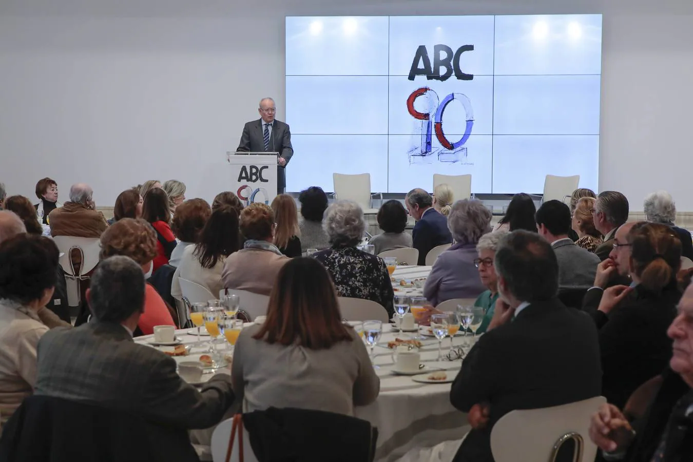 Homenaje a los suscriptores de ABC de Sevilla, en imágenes