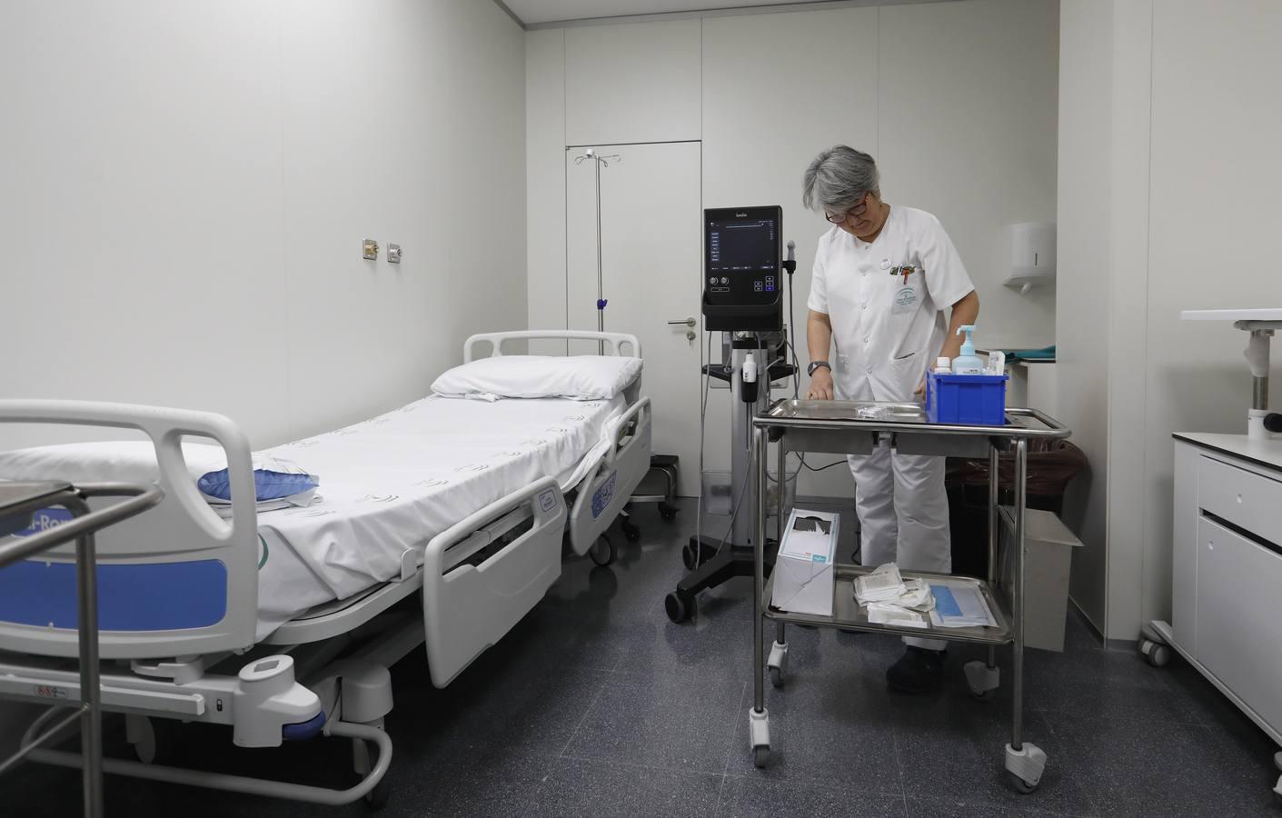 Una mañana en el Hospital de Día de Oncología de Córdoba, en imágenes