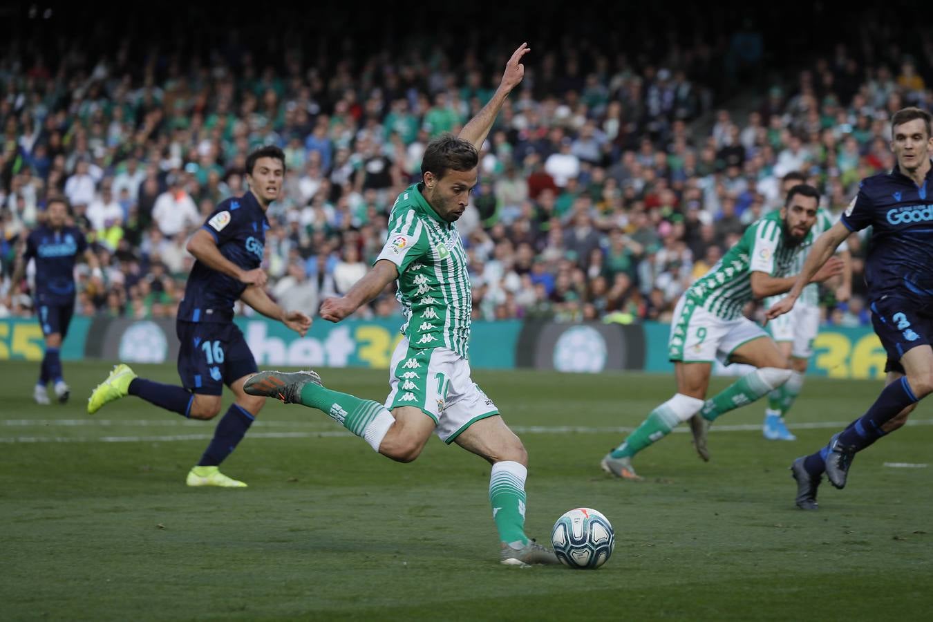 En imágenes, la victoria del Real Betis ante la Real Sociedad en el Villamarín