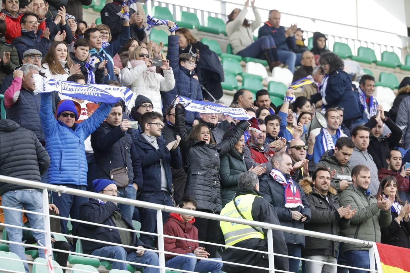 El ambiente en las gradas del Córdoba CF-Villarrubia, en imágenes