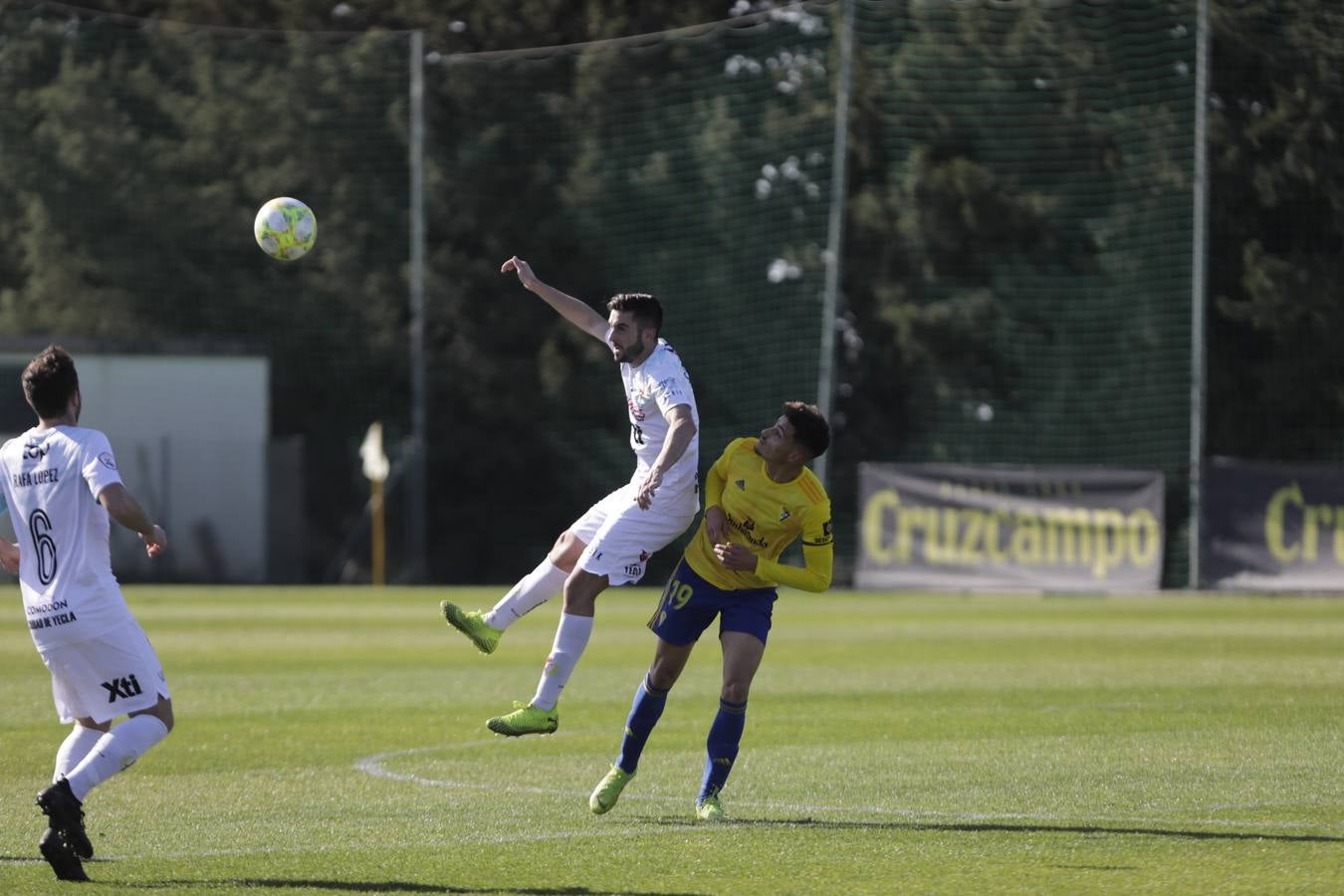 Partido Cádiz B-Yeclano