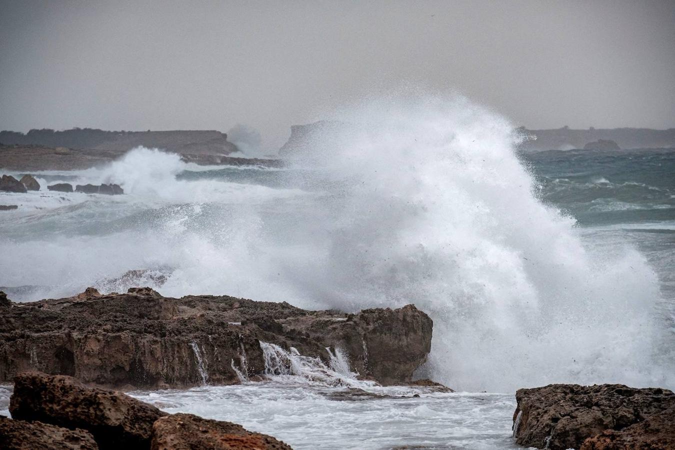 Las imágenes que deja el temporal Gloria, que está afectando a media España