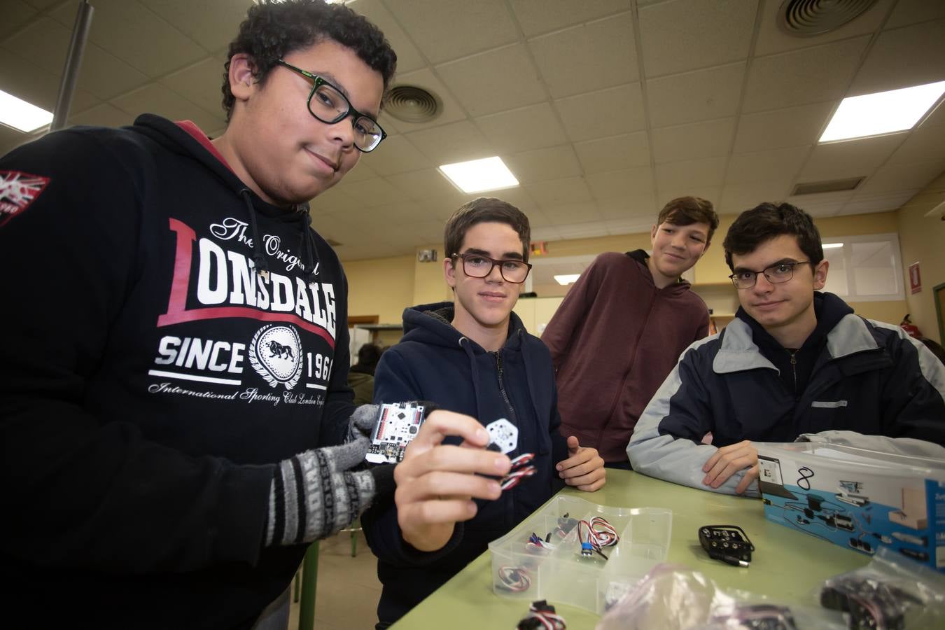 Visita del consejero de Educación al IES Murillo de Sevilla, en imágenes