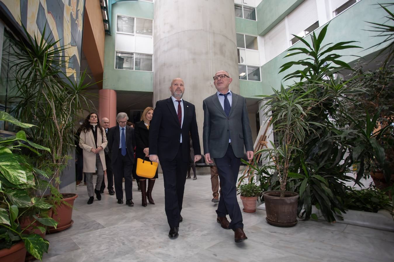 Visita del consejero de Educación al IES Murillo de Sevilla, en imágenes