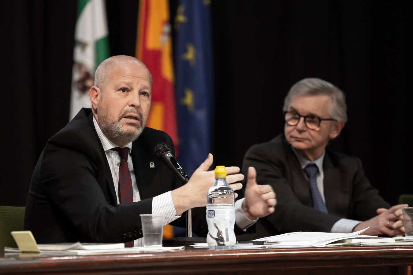 Visita del consejero de Educación al IES Murillo de Sevilla, en imágenes