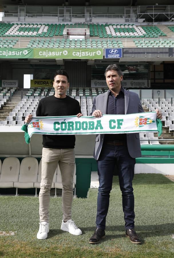 La presentación de Carlos Valverde en el Córdoba CF, en imágenes