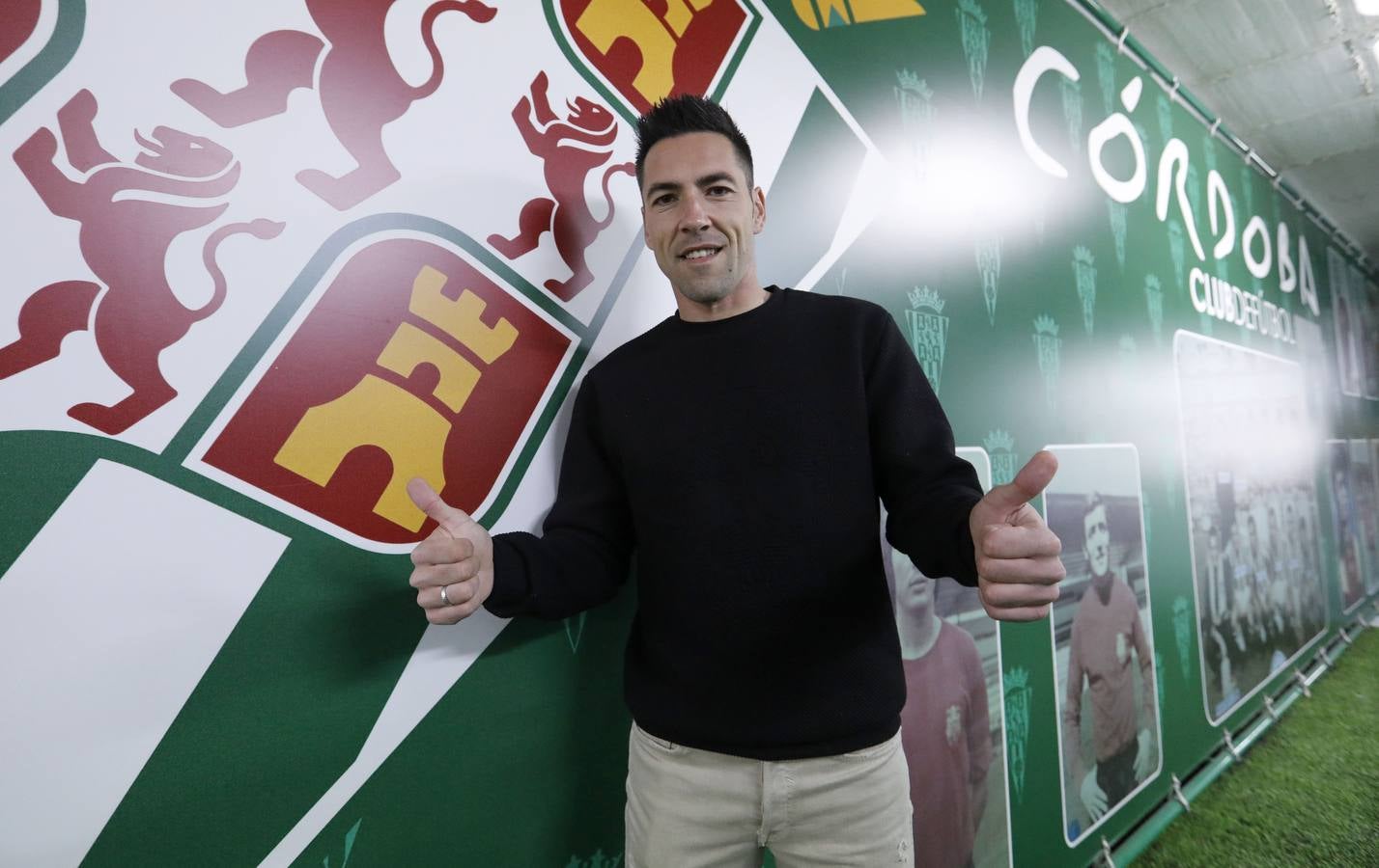 La presentación de Carlos Valverde en el Córdoba CF, en imágenes