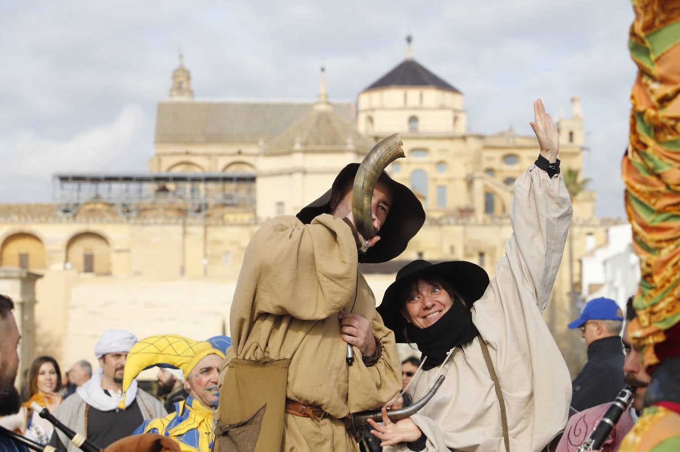 El primer días del Mercado de las Tres Culturas de Córdoba, en imágenes