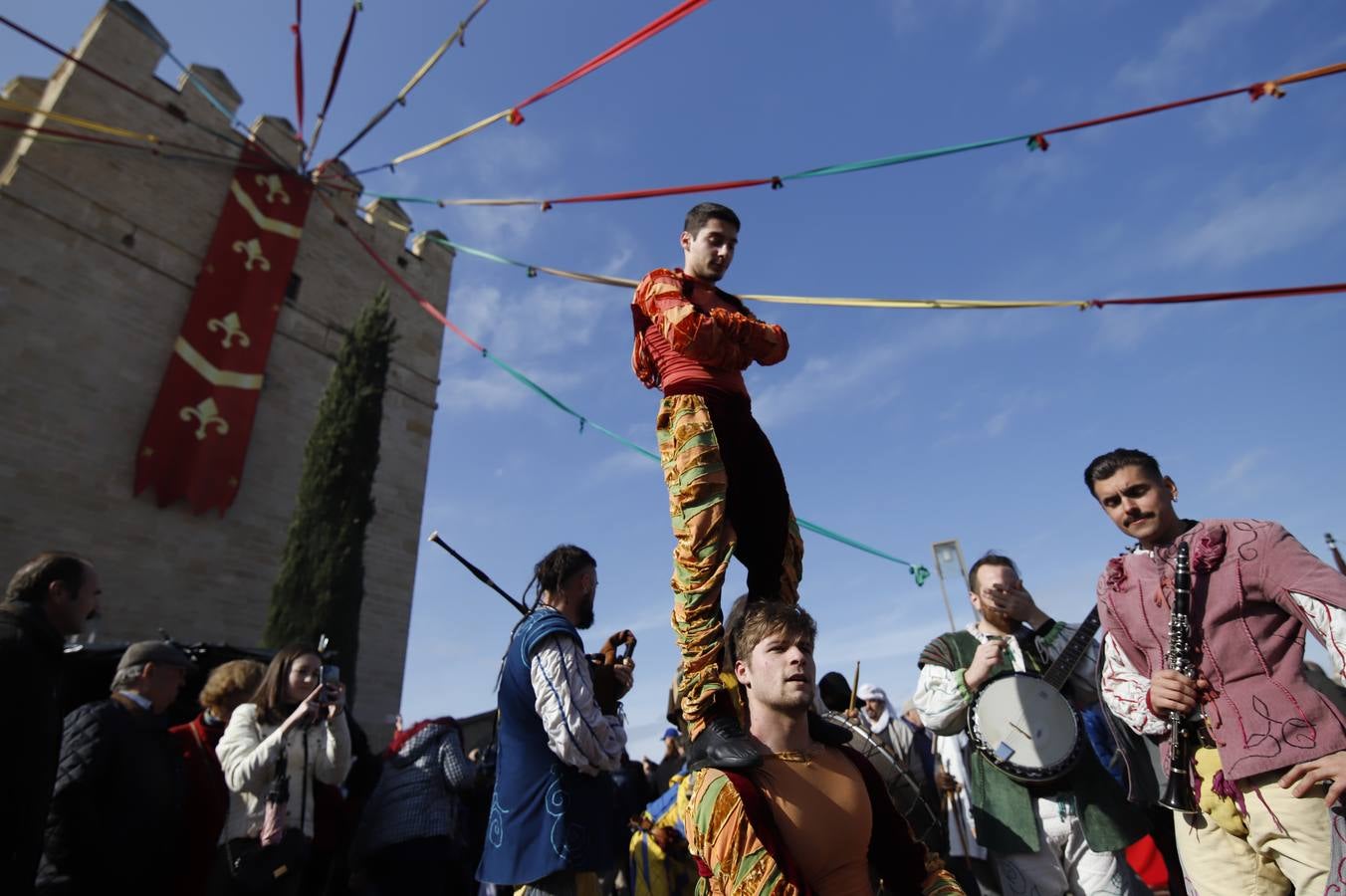 El primer días del Mercado de las Tres Culturas de Córdoba, en imágenes