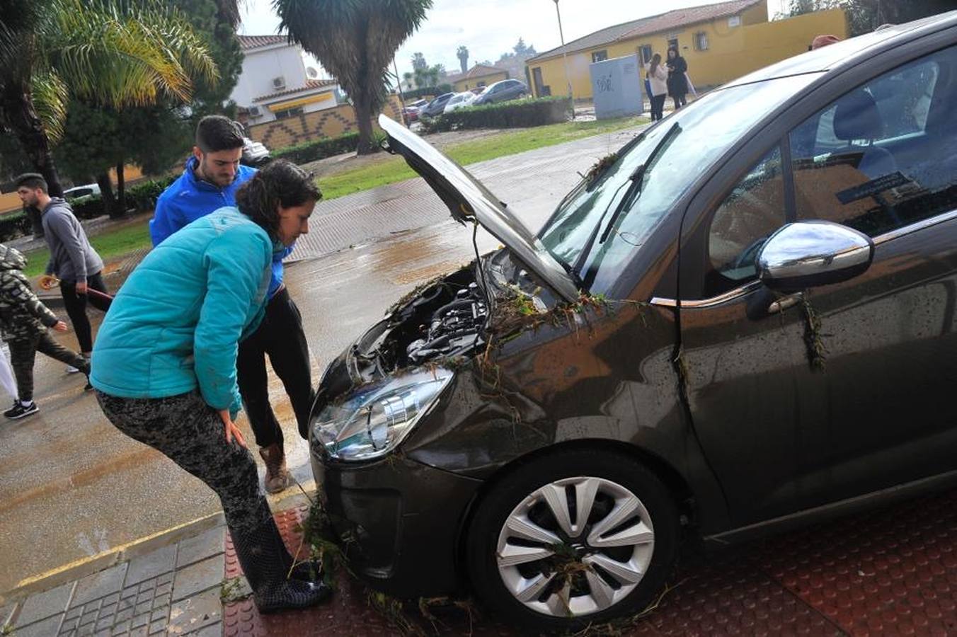 Así ha devastado una brutal tromba de agua la localidad malagueña de Campanillas