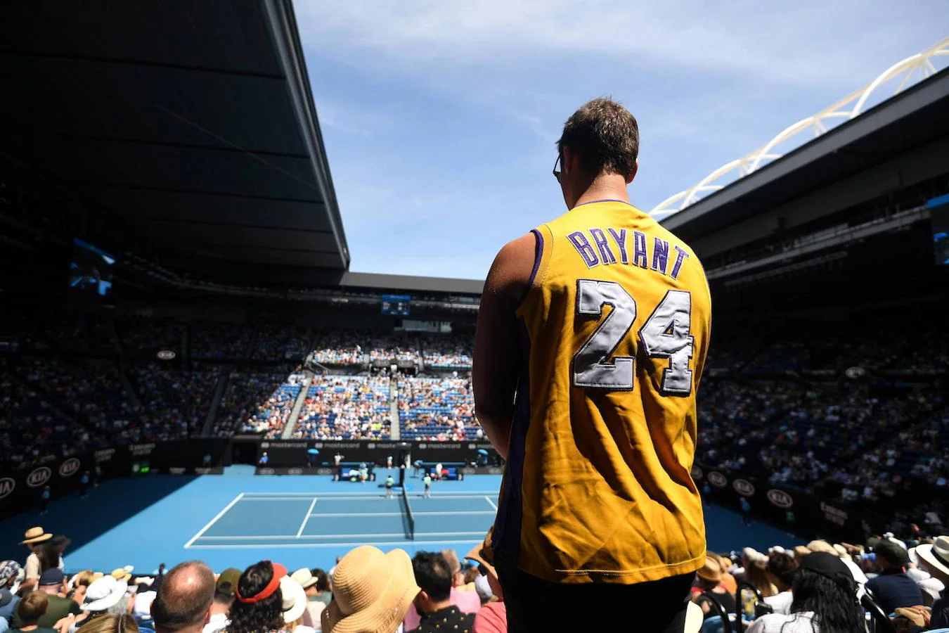 Un aficionado de Kobe Bryant lució su camiseta en un encuentro del Abierto de Australia. 