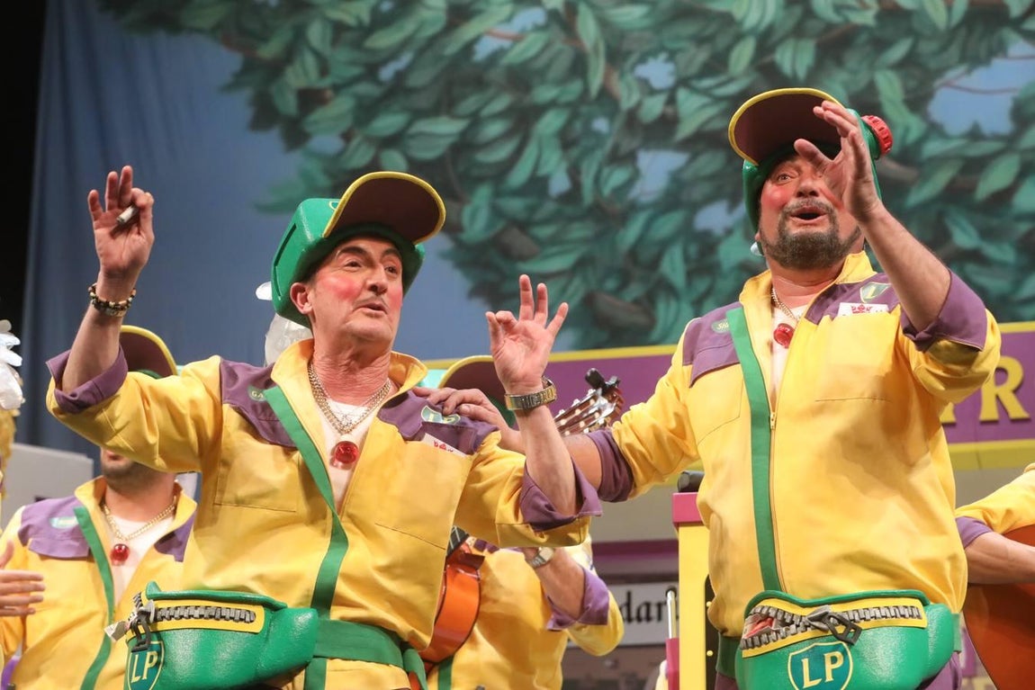 FOTOS: Chirigota Los Niños de la Petróleo en el COAC 2020