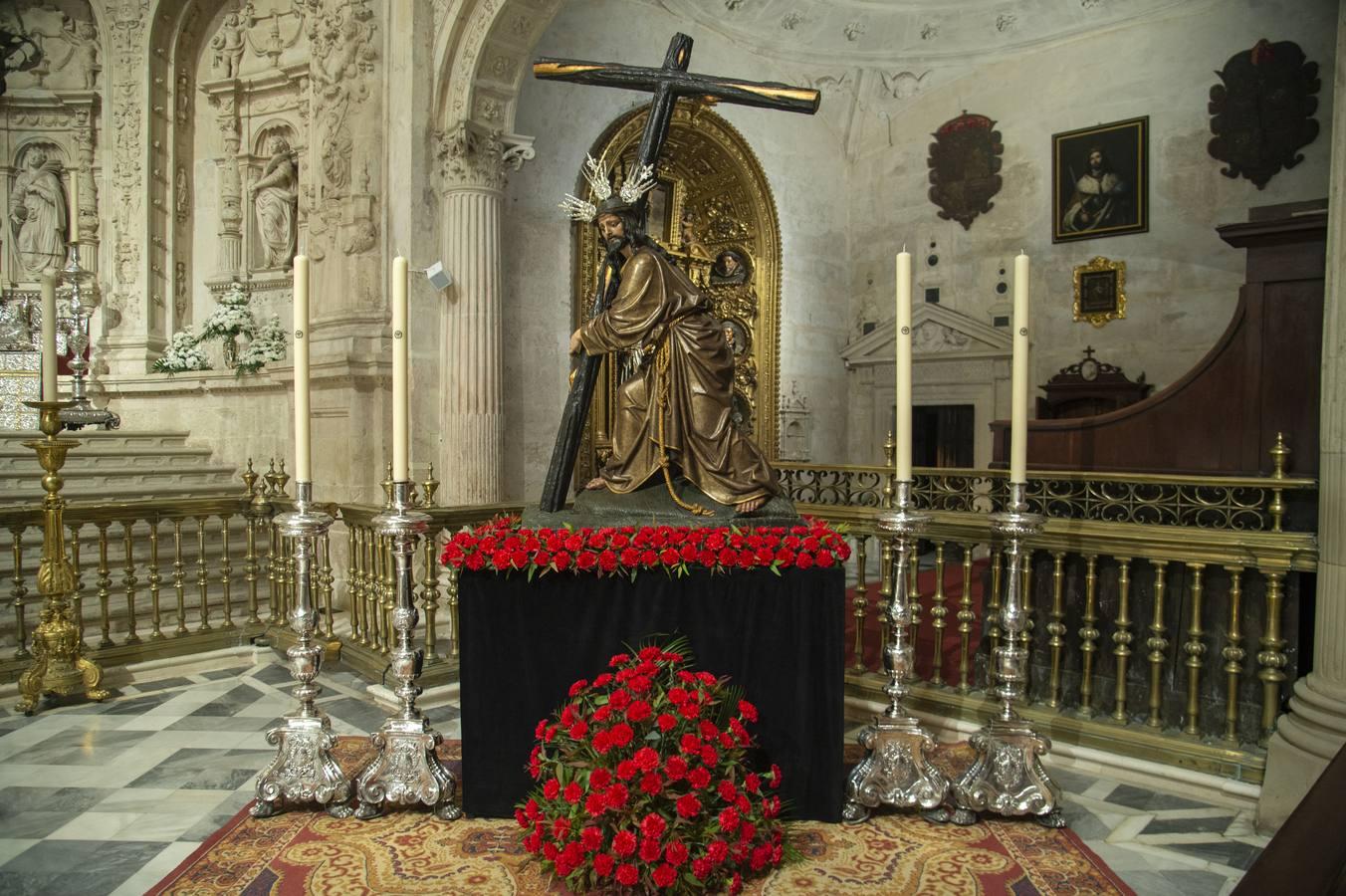 El Cristo de la Corona en la capilla Real