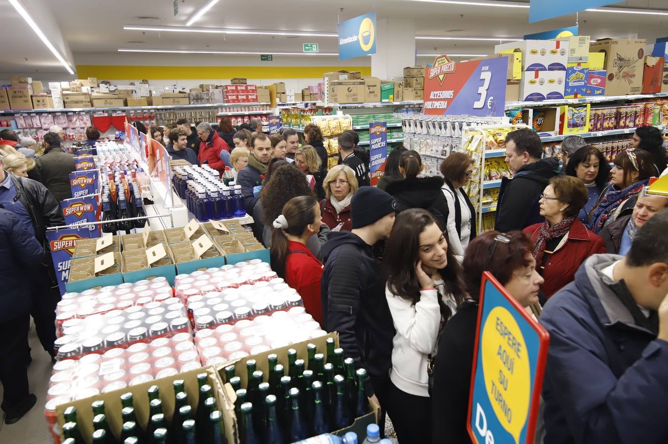 La apertura de Dealz en Córdoba, en imágenes