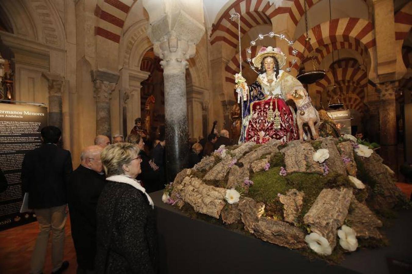 La exposición de la Paz de Córdoba sobre la Divina Pastora, en imágenes