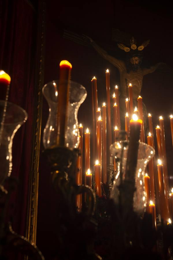 El altar de quinario del Cristo de la Buena Muerte de la Hiniesta