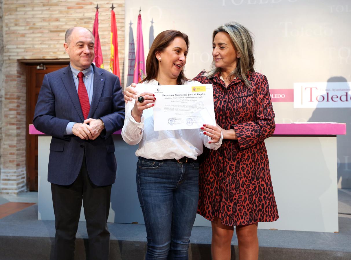 Milagros Tolón clausura los talleres municipales de empleo de Toledo